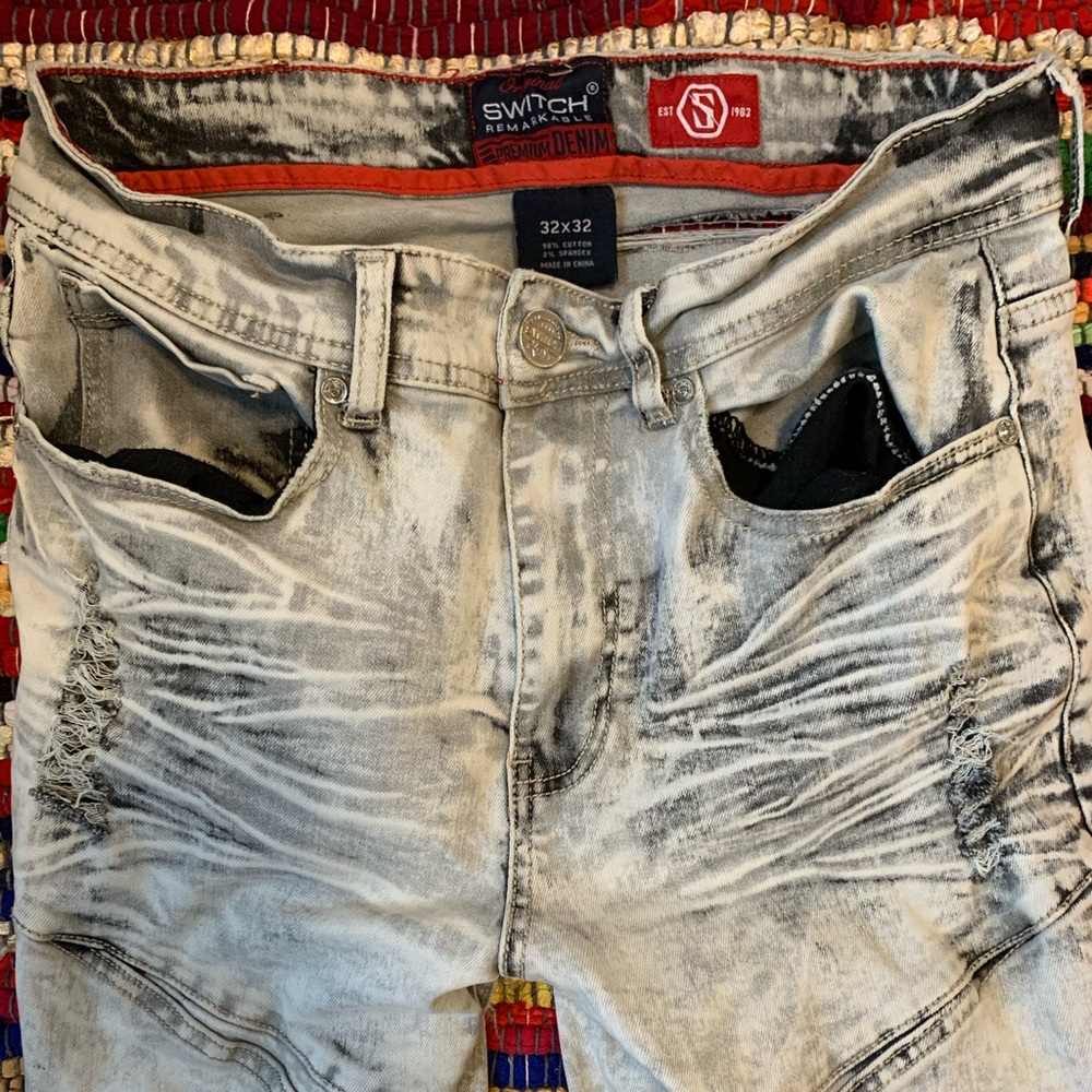 Men’s distressed Jeans
